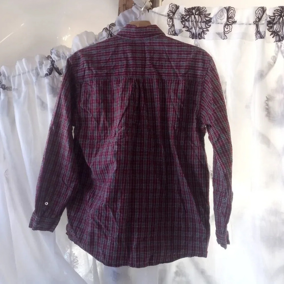 Arrow shirt size (14/16). (Box 22) - Picture 2 of 3